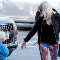 Gwen Stefani, enceinte : Sortie fashion avec Zuma, baby bump à bord !