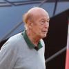 Exclusif - L'ancien président Valéry Giscard d'Estaing se promène avec une amie à Saint-Tropez le 26 septembre 2013.