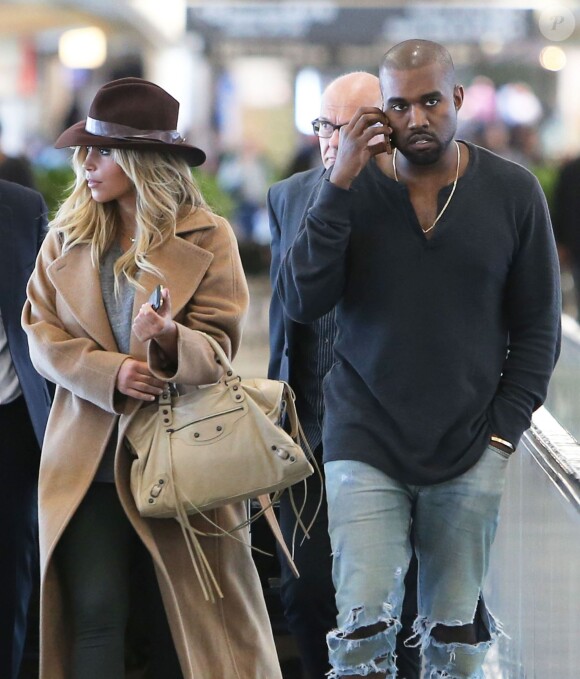 Exclusif
Kim Kardashian et Kanye West a l'aéroport de San Francisco pour prendre un avion pour Paris, le 27 septembre 2013. Sans leur bébé North.