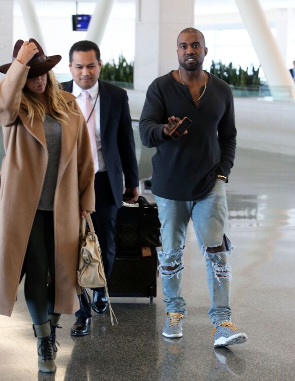 Exclusif
Kim Kardashian et Kanye West a l'aéroport de San Francisco pour prendre un avion pour Paris, le 27 septembre 2013. Sans leur bébé North.