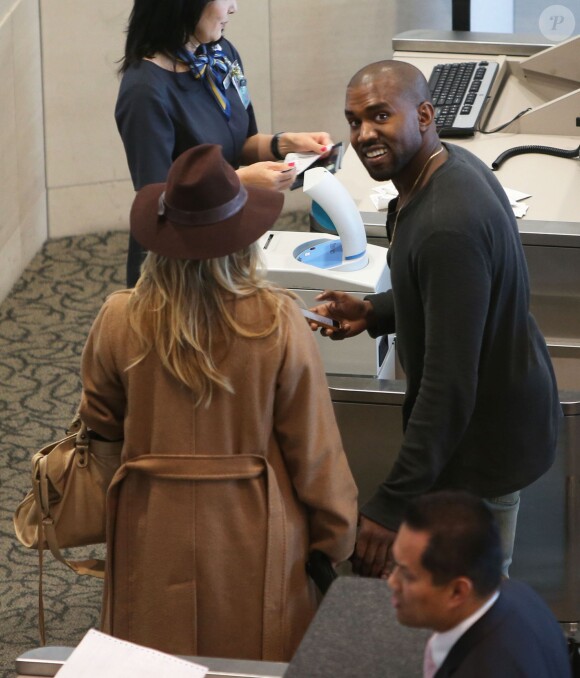 Exclusif
Kim Kardashian et Kanye West a l'aéroport de San Francisco pour prendre un avion pour Paris, le 27 septembre 2013. Sans leur bébé North.