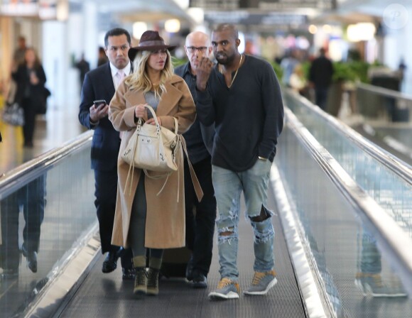 Exclusif
Kim Kardashian et Kanye West a l'aéroport de San Francisco pour prendre un avion pour Paris, le 27 septembre 2013. Sans leur bébé North.