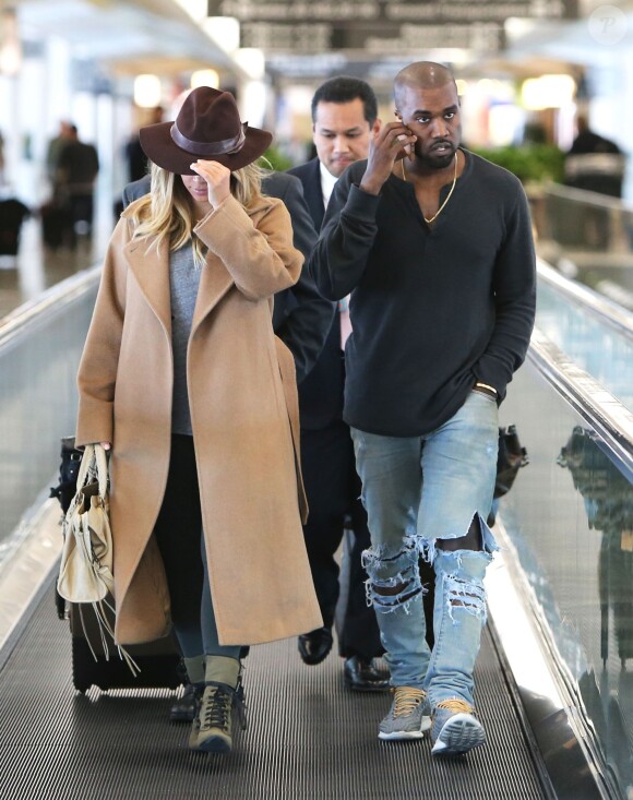 Exclusif
Kim Kardashian et Kanye West a l'aéroport de San Francisco pour prendre un avion pour Paris, le 27 septembre 2013. Sans leur bébé North.