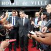 Nicolas Sarkozy s'offre un bain de foule improvise à Cannes, le 27 septembre