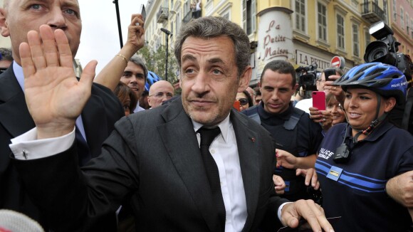 Nicolas Sarkozy : Radieux et serein pour des bains de foule improvisés