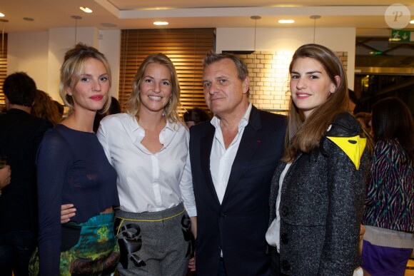 Alice Ricard, Julie Bruère, Jean-Charles de Castelbajac et Marianne Bohec au lancement de la collection capsule Wild Puzzle pour la boutique N15 à Paris. Le 26 septembre 2013