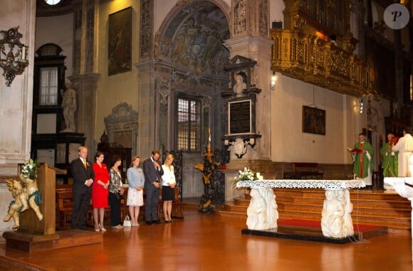 Le prince Carlos de Bourbon-Parme et la princesse Annemarie, la princesse Margarita et Tjalling ten Cate et la princesse Carolina le 28 septembre 2013 à Piacenza (Plaisance) lors d'une messe en l'église de San Sisto.