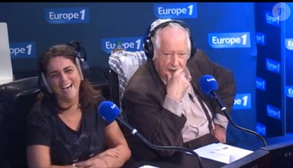 Valérie Benaïm hilare sur Europe 1, le 1er octobre 2013.
