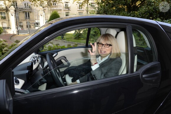 Mireille Darc - Lancement de l'opération + de vie à l'hôpital Sainte-Périne et son beau jardin, situé dans le 16e arrondissement de Paris.