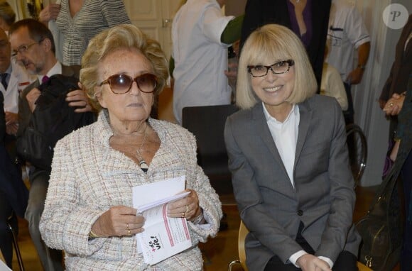 Bernadette Chirac et Mireille Darc - Lancement de l'opération + de vie à l'hôpital Sainte-Périne et son beau jardin, situé dans le 16e arrondissement de Paris.