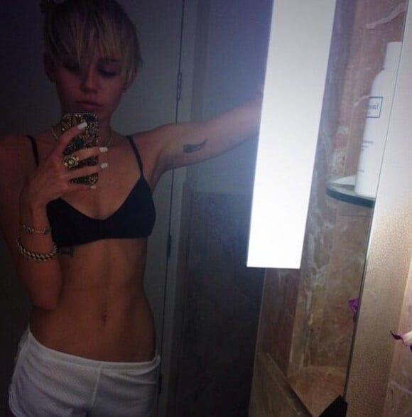 Miley Cyrus a posté une photo d'elle dans sa salle de bain sur son compte Instagram, le 2 octobre 2013.