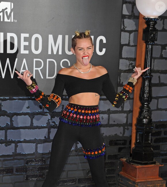 Miley Cyrus sur le tapis rouge des MTV Video Music Awards à New York, le 25 août 2013.