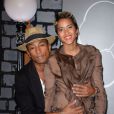 Pharrell Williams et Helen Lasichanh lors des MTV Video Music Awards à Brooklyn, le 25 août 2013.