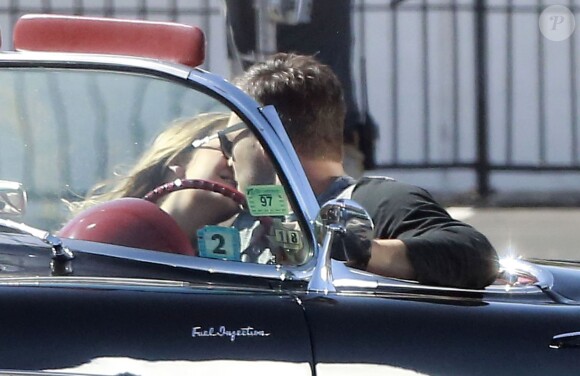 LeAnn Rimes et son chéri Eddie Cibrian en plein tournage, le vendredi 4 octobre 2013, à Los Angeles.