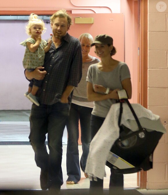 Exclusif - Eric Johnson, le fiancé de Jessica Simpson, est allé voir un médecin avec ses enfants à Los Angeles. Le 3 octobre 2013.