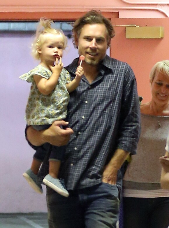 Exclusif - Eric Johnson, le fiancé de Jessica Simpson, est allé voir un médecin avec ses enfants à Los Angeles. Le 3 octobre 2013.