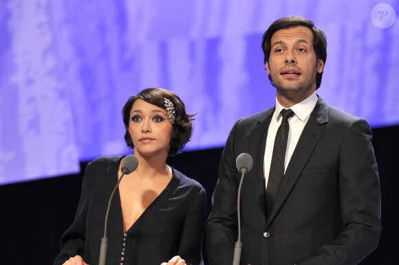 Emma De Caunes et Laurent Lafitte lors de la 35e cérémonie des César au théâtre du Châtelet à Paris le 27 février 2013.