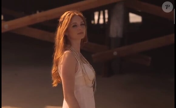 La chanteuse Lena Katina dans son clip 'Lift me up'