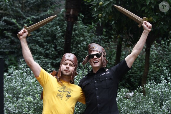 Chris Pontius et Johnny Knoxville à Rome, le 1er décembre 2010.