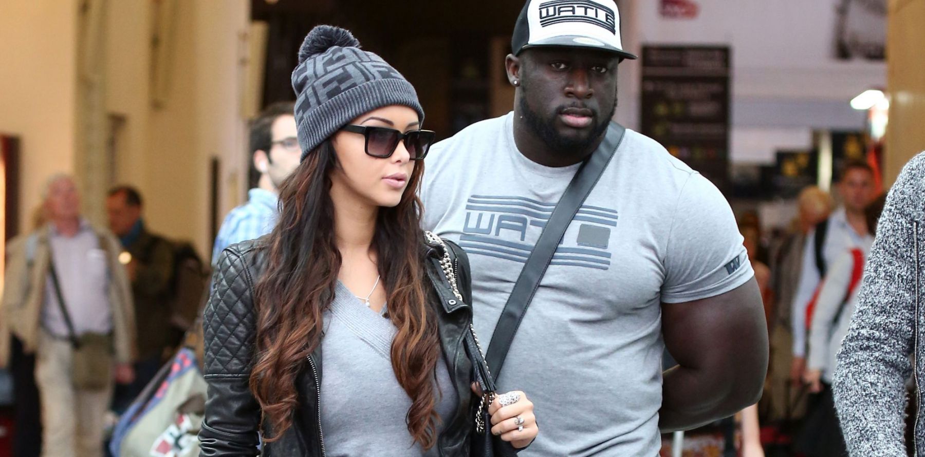 Garde Du Corps De Nabilla Nabilla : Son entourage à cran, encore un dérapage violent chez la vedette  - Purepeople