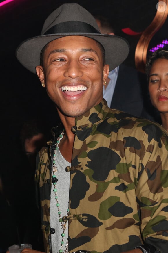 Pharrell Williams en showcase au Club 79 à Paris. Le 27 septembre 2013.