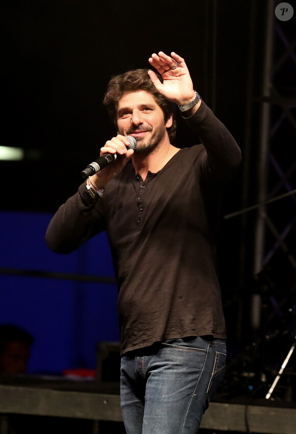 Patrick Fiori à Lyon, le 12 octobre 2013, lors de la 7ème édition de "Foot-Concert" au Palais des sports.