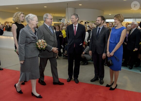 La reine Margrethe II, le prince Henrik, la princesse Mary et son époux le prince héritier Frederik lors de l'inauguration et le vernissage de l'exposition Pas De Deux Royal, une rencontre artistique, au musée Aros de Aarhus, le 11 octobre 2013