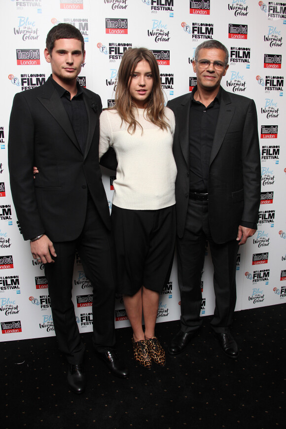 Jérémie Laheurte, Adèle Exarchopoulos et Abdellatif Kechiche lors de la première de Blue Is The Warmest Colour (La Vie D'Adèle) au BFI Film Festival, Curzon Mayfair, Londres, le 14 février 2013.