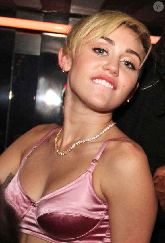 Miley Cyrus fête la sortie de son nouvel album 'Bangerz' à New York, le 8 octobre 2013.