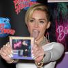 Miley Cyrus fête la sortie de son nouvel album au Planet Hollywood à New York, le 8 octobre 2013.
