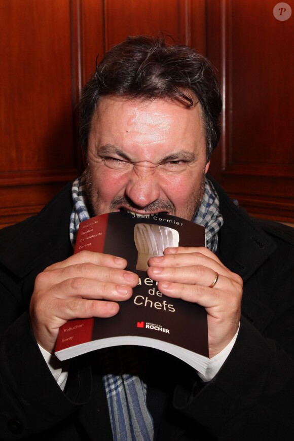 Yves Camdeborde - Soirée pour la sortie du livre de Jean Cormier "Gueules de chefs" à Paris le 15 octobre 2013.