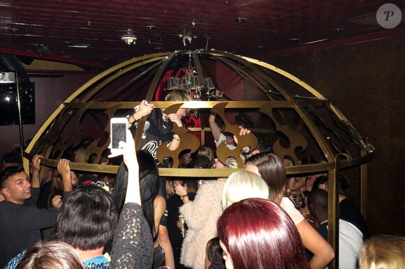 Miley Cyrus au nightclub "Beacher's Madhouse" à Los Angeles, le 16 octobre 2013.