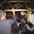 Miley Cyrus fait la fête avec des amis au nightclub "Beacher's Madhouse" à Los Angeles, le 16 octobre 2013