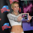 Miley Cyrus célèbre la sortie de son nouvel album "Bangerz" au Planet Hollywood de New York City, le 8 octobre 2013.