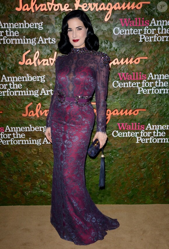 Dita Von Teese au gala d'ouverture du Wallis Annenberg Center for the Performing Arts à Beverly Hills, le 17 octobre 2013.