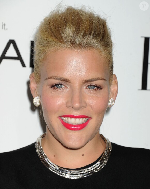 Busy Philipps lors de son arrivée au 20e gala ELLE Women in Hollywood à Los Angeles le 21 octobre 2013