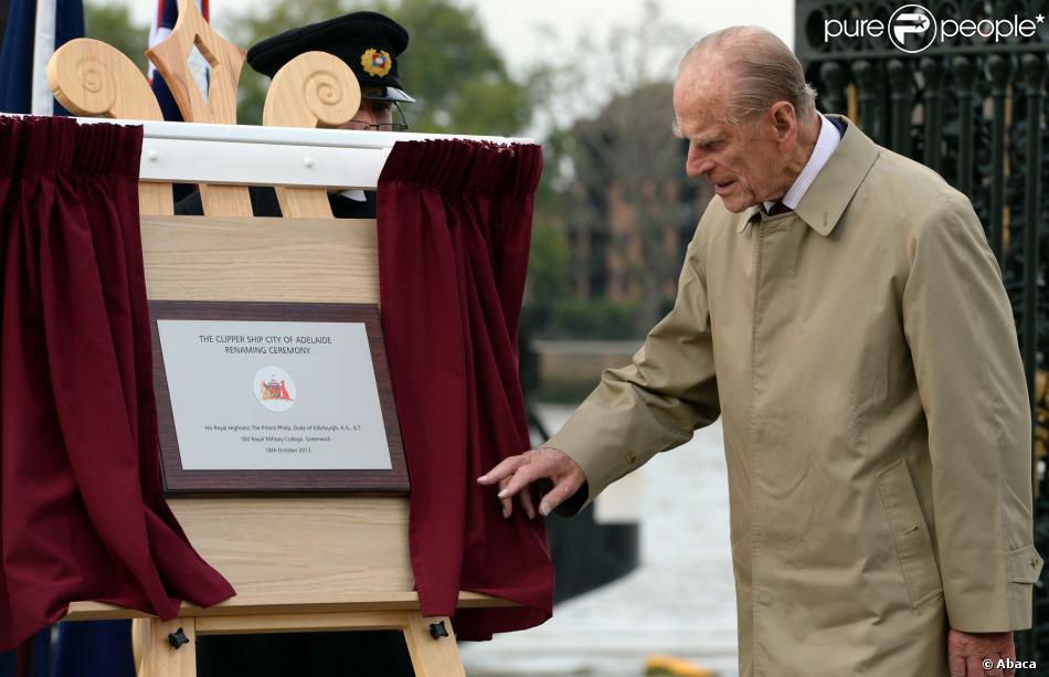 Le prince Philip au collège naval de Greenwich le 18 octobre 2013 pour le baptême d&#039;un navire.