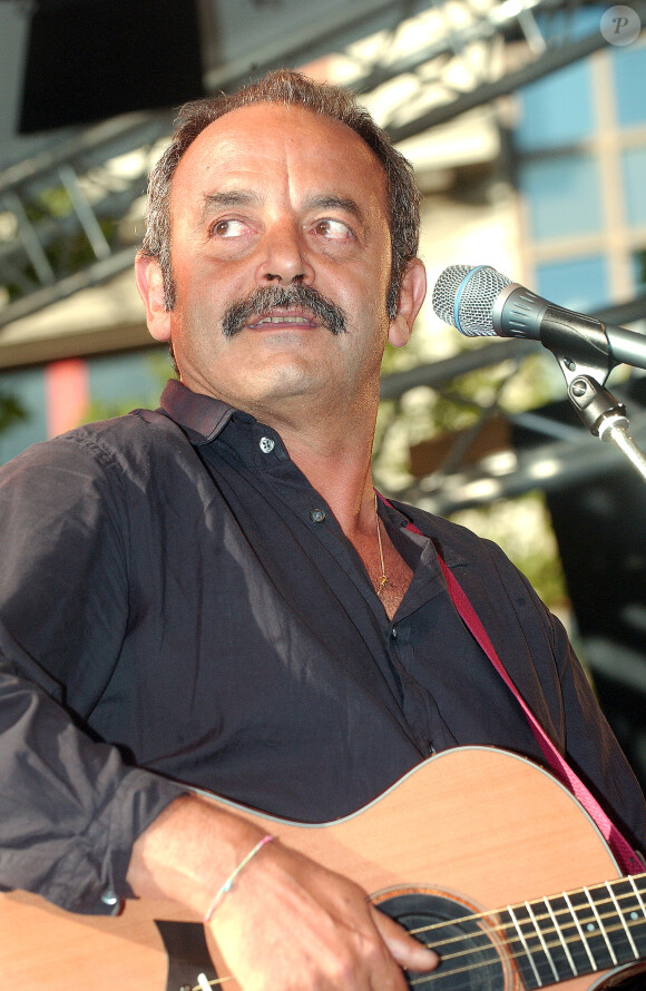 Louis Chedid à Paris le 20 août 2004.