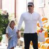 Ben Affleck emmène sa fille Violet au Brentwood Country Mart à Los Angeles, le 24 octobre 2013.