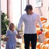 Ben Affleck et sa fille Violet vont au Brentwood Country Mart de Los Angeles, le 24 octobre 2013.
