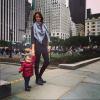 Jade Foret et sa fille Liva dans les rues de New York, le 9 octobre 2013