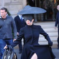 Lady Gaga en deuil change de look : La star pleure la mort d'Alice, son chien