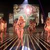 Lady Gaga - Venus et Do What U Want - live dans l'émission X Factor à Londres, le 27 octobre 2013