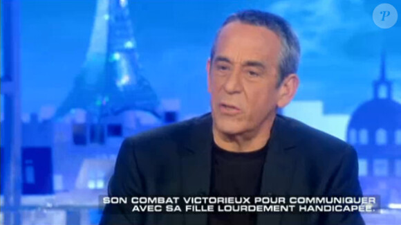 Thierry Ardisson présente Salut les Terriens ! le samedi 2 novembre 2013 sur Canal+.