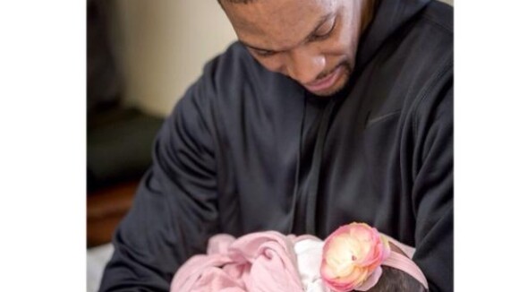 Chris Bosh : La star NBA du Heat de Miami heureux papa d'une petite fille