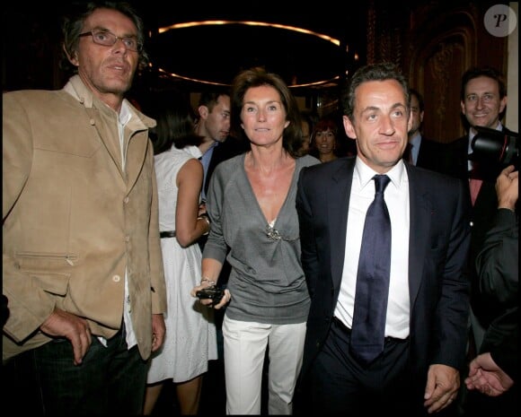 Nicolas Sarkozy, le soir de sa victoire à Paris le 7 mai 2007. Cécilia Attias encore à ses côtés.