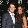 Kevin Jonas et sa femme Danielle à la fête d'anniversaire de Nick Jonas au XS Nightclub de Las Vegas, le 15 septembre 2013.