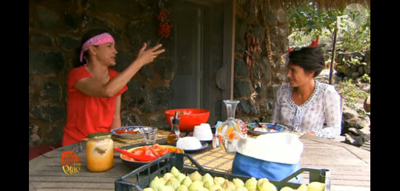 Alessandra Sublet est partie à la rencontre de Carole Bouquet en Sicile pour le premier numéro de "Fais-moi une place", diffusé sur France 5, le 27 octobre 2013.