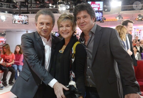 Michel Drucker, Véronique Jannot et Lionnel Astier lors de l'enregistrement de l'émission Vivement dimanche à Paris le 6 novembre 2013. Diffusion sur France 2 le 10 novembre