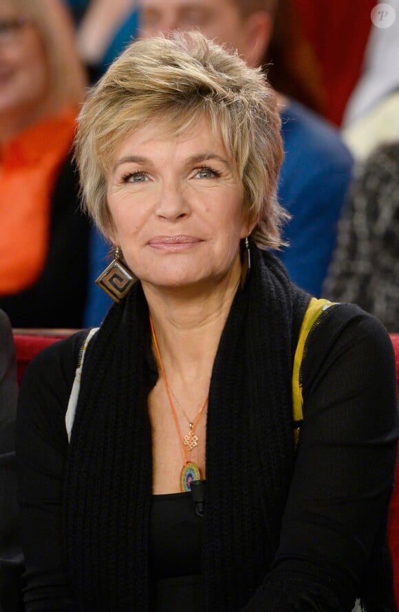 Véronique Jannot lors de l'enregistrement de l'émission Vivement dimanche à Paris le 6 novembre 2013. Diffusion sur France 2 le 10 novembre